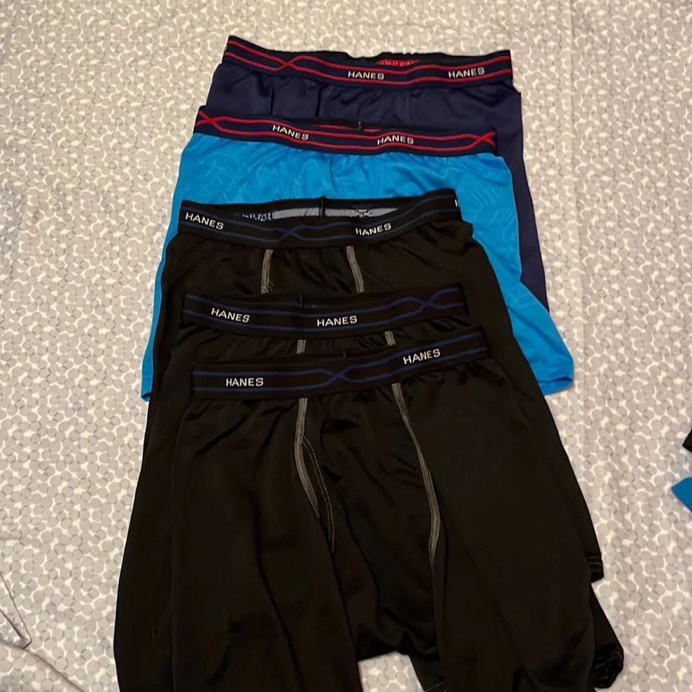 Hanes Briefs - Picture 1 of 4